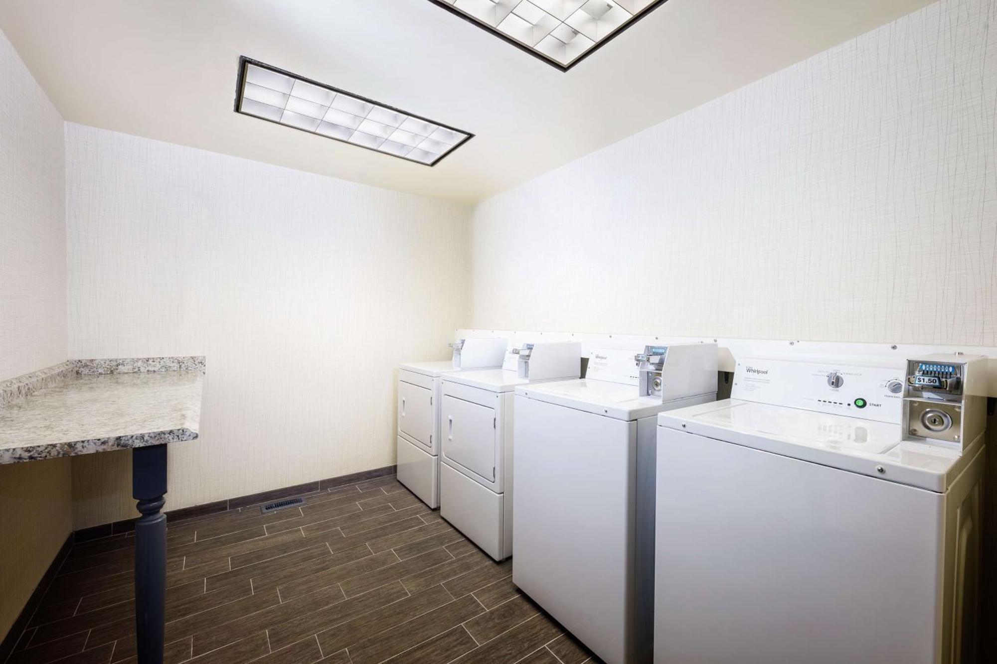Hampton Inn Virginia Beach Oceanfront North Экстерьер фото